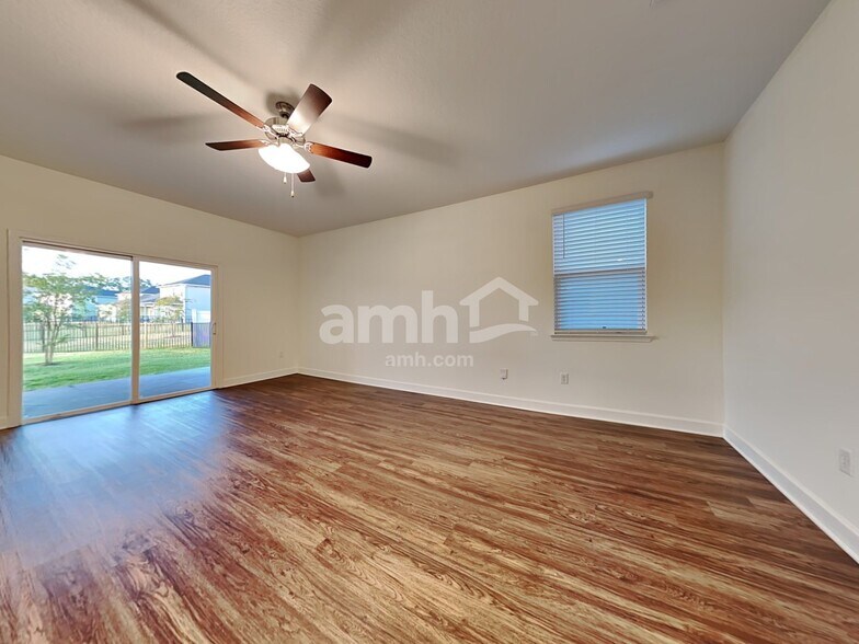 Building Photo - 11482 Fox Holw Ct