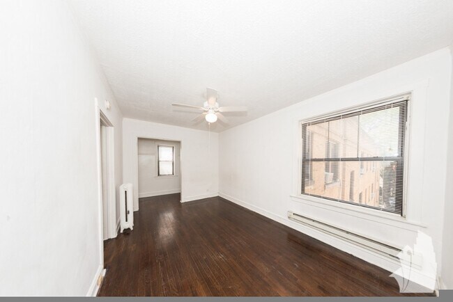 Building Photo - 2237 N Bissell St