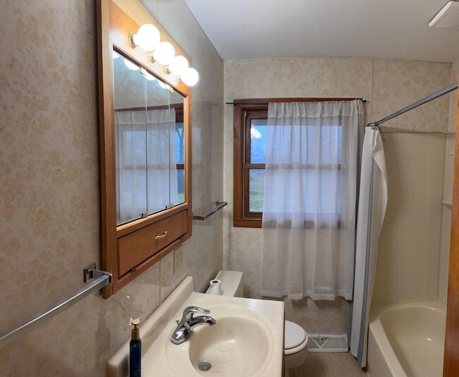 Building Photo - 2346 State Rte 37 E