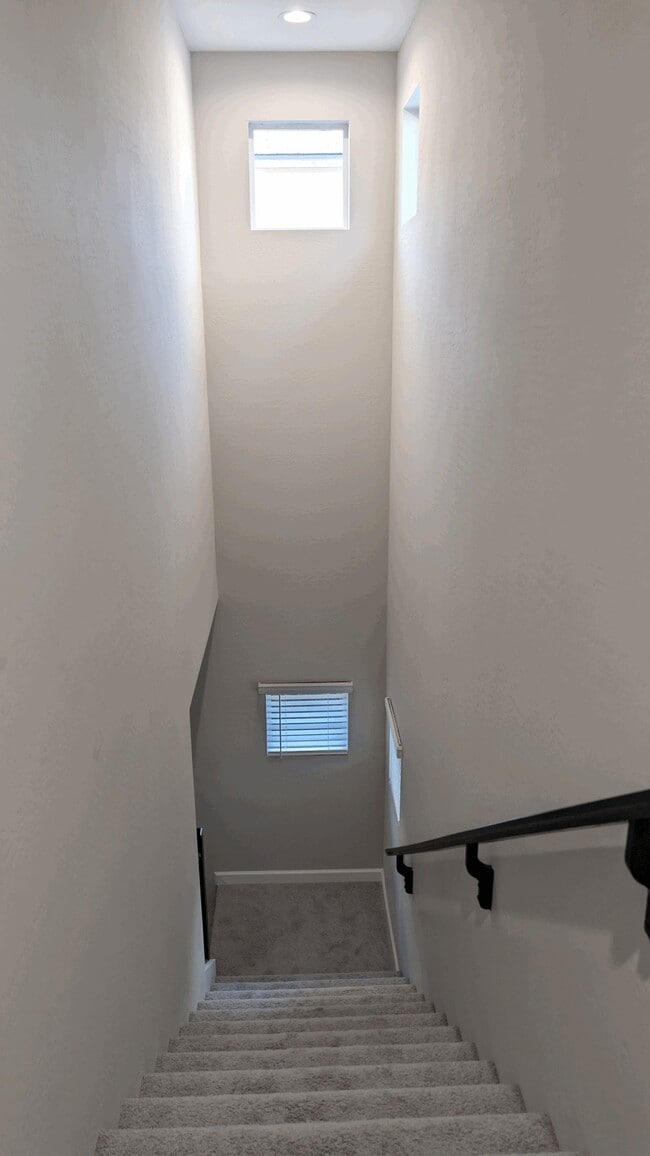 Building Photo - 4854 E Shady Glen Ave