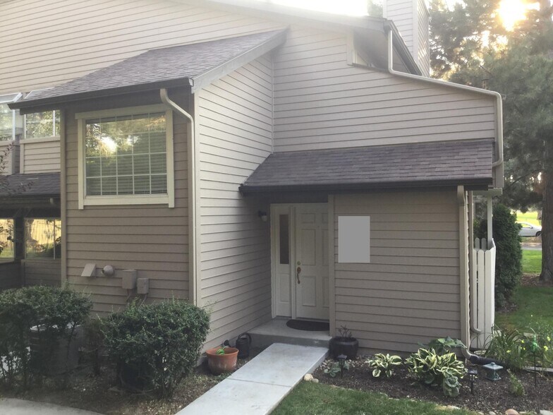 Building Photo - 3134 S Gekeler Ln