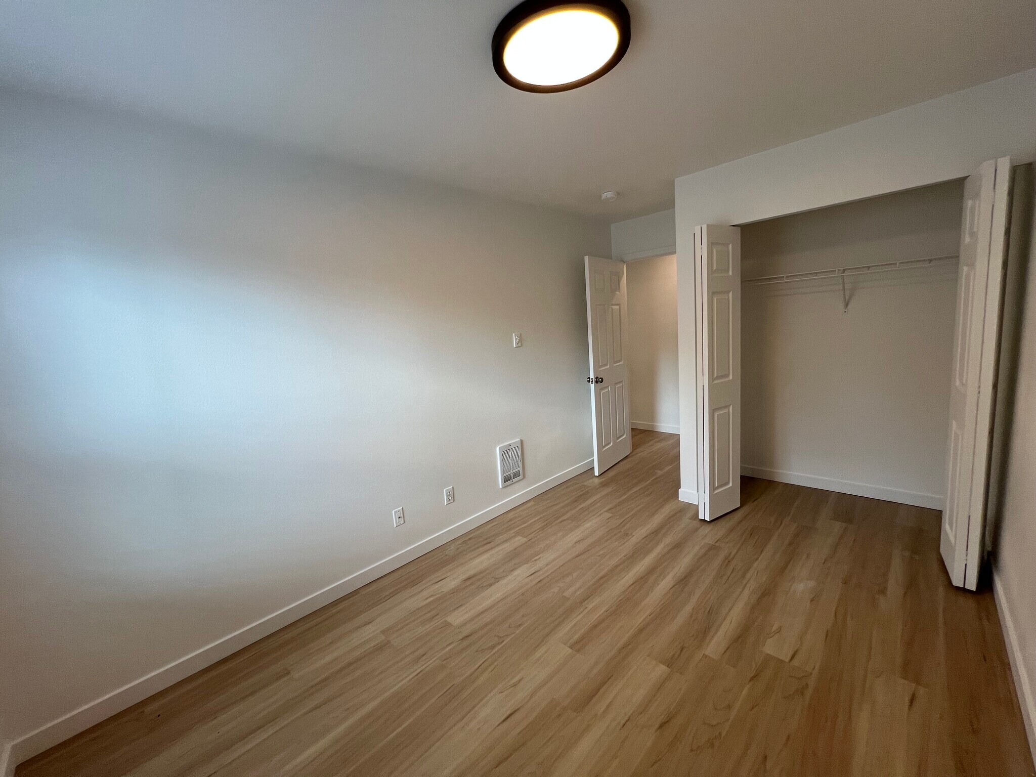 Building Photo - 5621 Fauntleroy Way SW