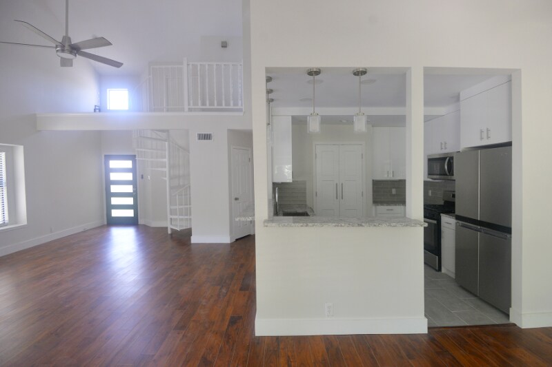 Building Photo - 6304 Maury Hollow