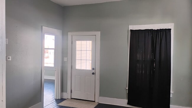 Building Photo - Single Family Home