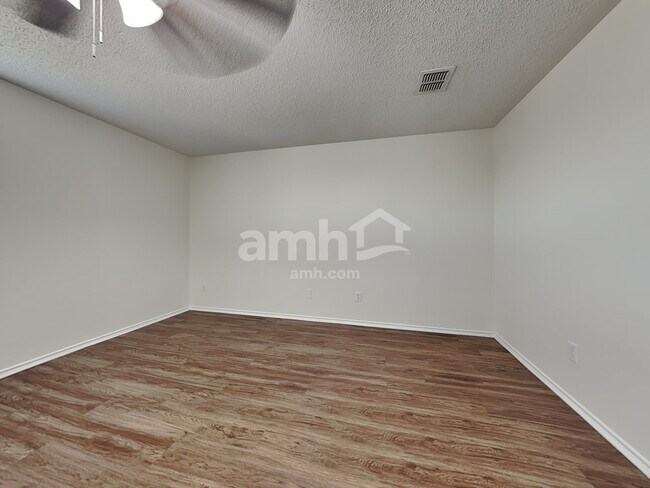 Building Photo - 3030 Dusty Ridge Dr