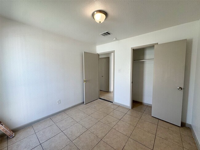 Building Photo - 4431 Yupon Ridge Dr