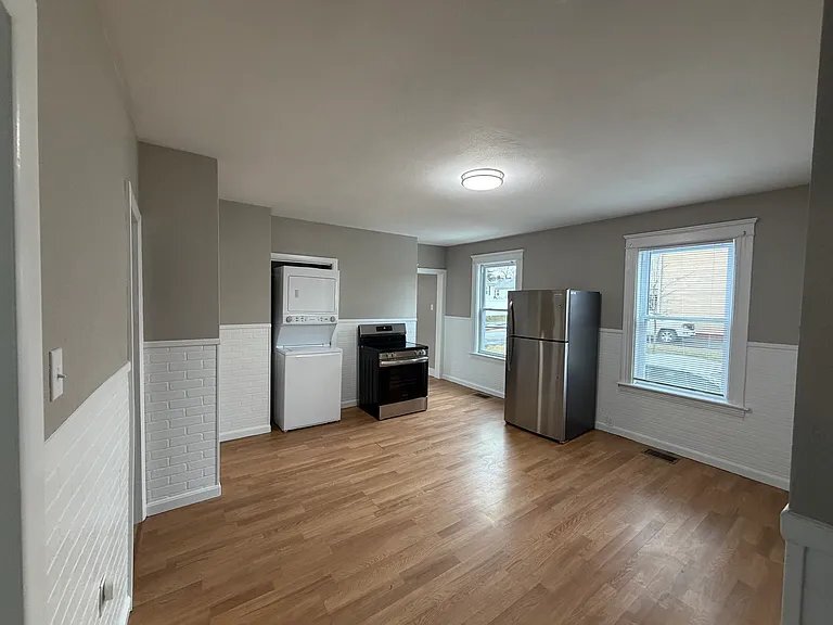 Building Photo - 10 Acton St