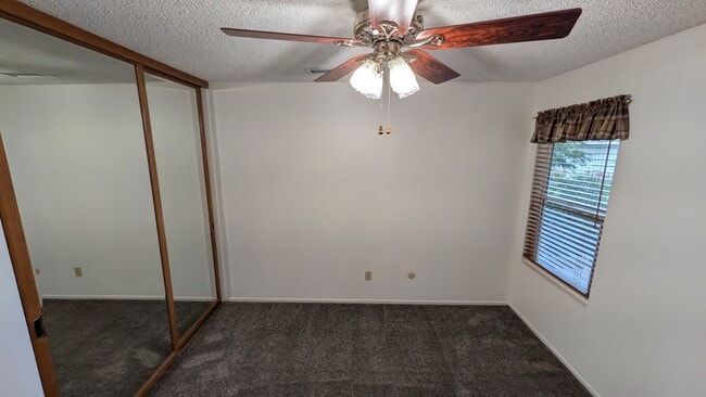 Building Photo - Single-Story home on cul-de-sac in Victoria Neighborhood Available for Lease