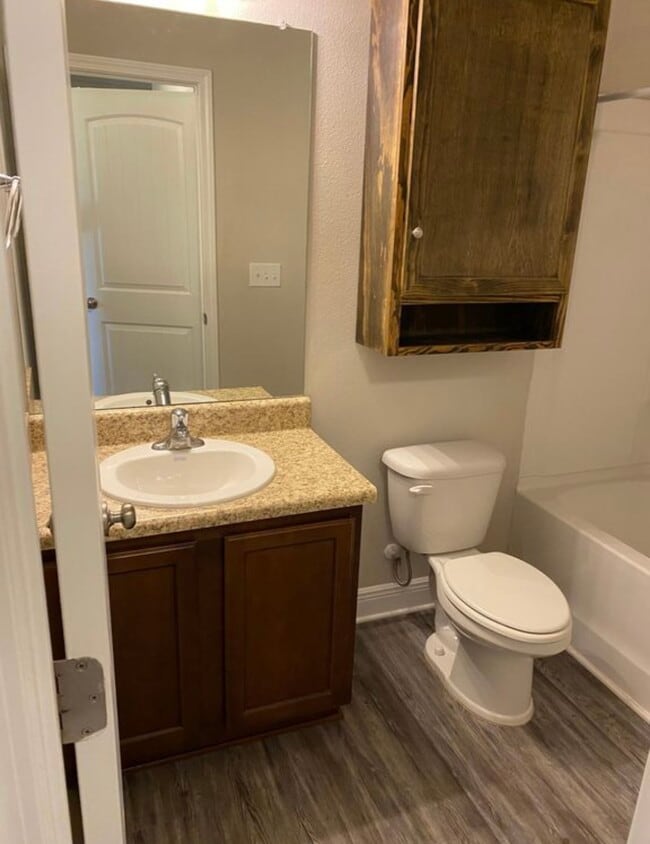 Building Photo - 5852 Callaway Cir