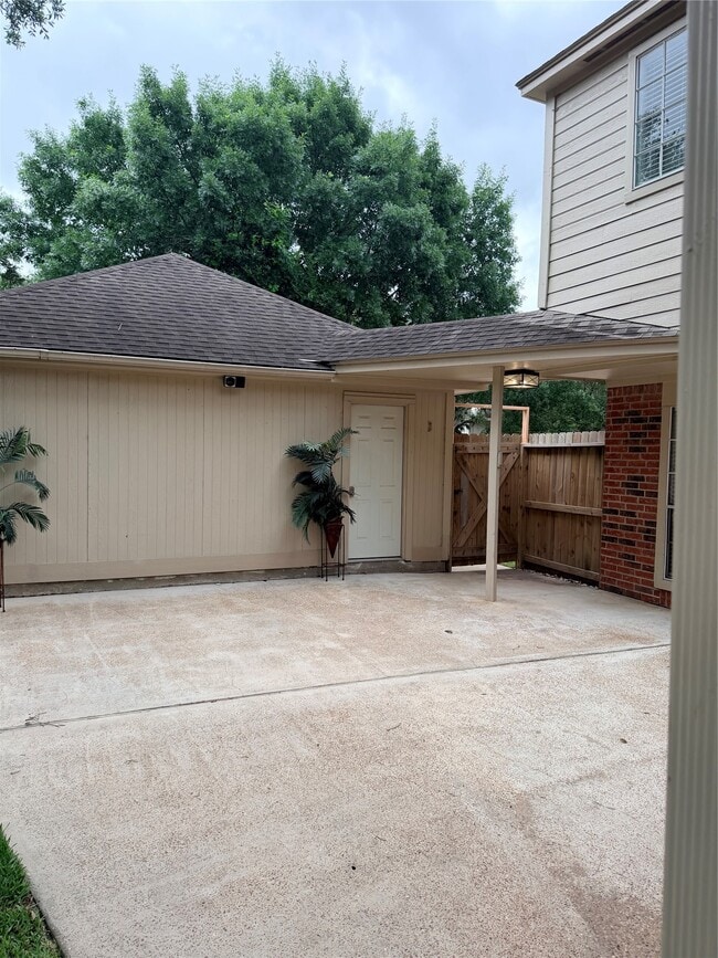 Building Photo - 2201 Summer Reef Dr