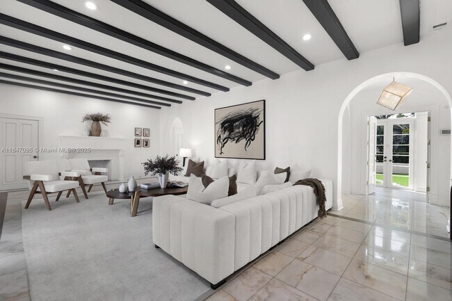 Building Photo - 3605 Flamingo Dr