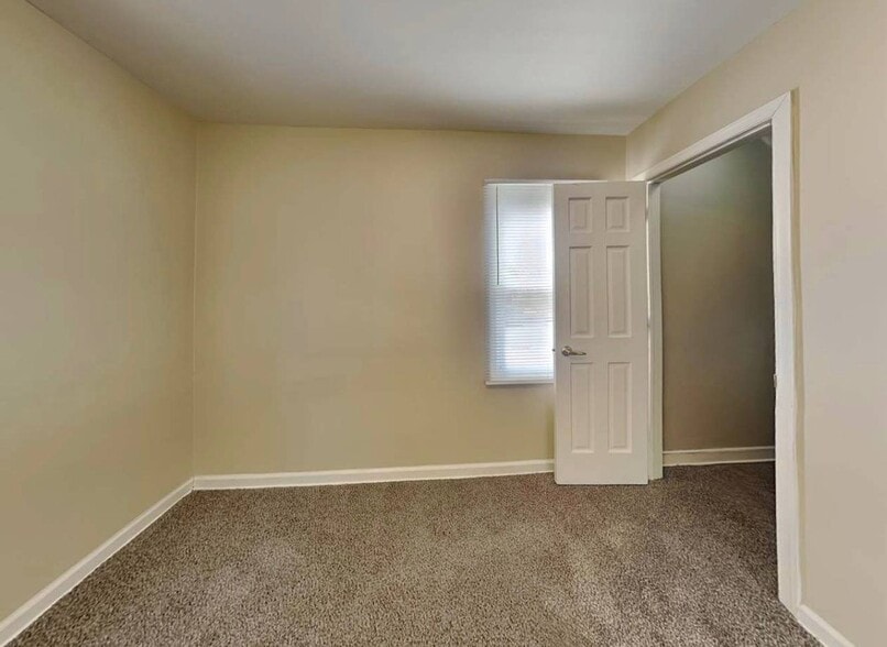 Building Photo - 9308 Nordica Ave