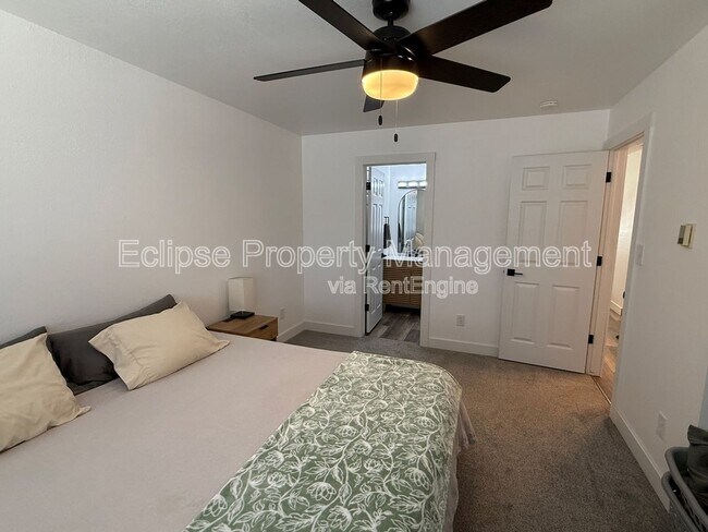 Building Photo - 464 Tara Dr