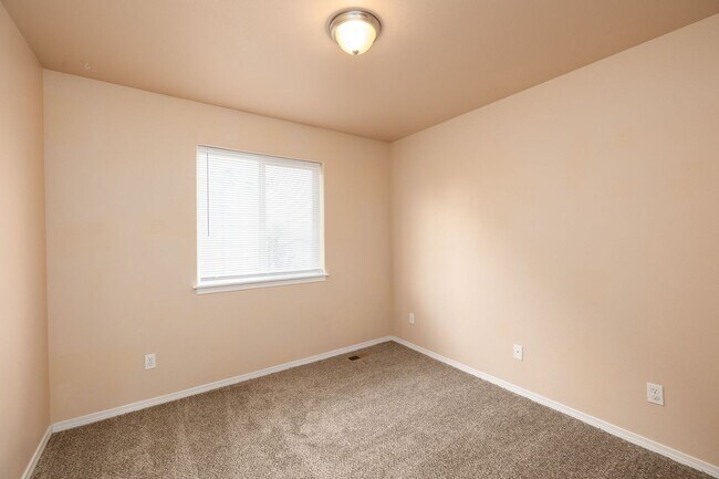 Building Photo - 326 S Thierman Rd