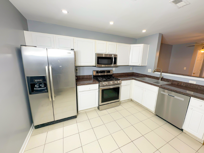Building Photo - 1632 Briarview Ct