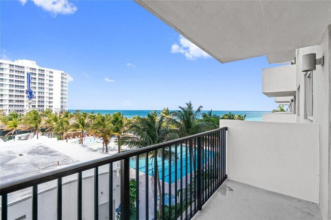 Building Photo - 9273 Collins Ave