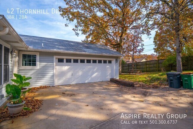 Building Photo - 42 Thornhill Dr