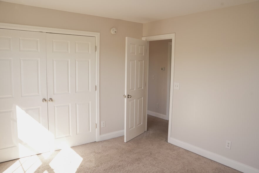 Second Story Center Bedroom #2 With Large Closet (11x13) - 393 Hays Blvd