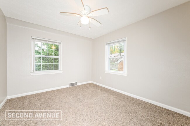 Building Photo - 3107 Elroy Ave