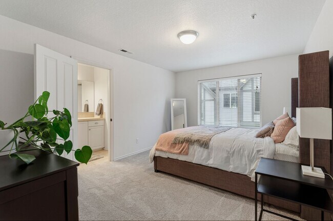 Building Photo - Bethany Beauty! 2 Bed 2.5 Bth + Office Townhome + 2 Car Garage + W/D + Wi-Fi Included
