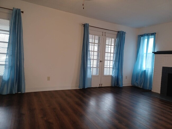 Building Photo - 3128 N Keystone Ave