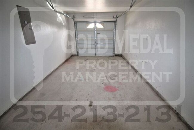 Building Photo - 1106 Grace Point Dr