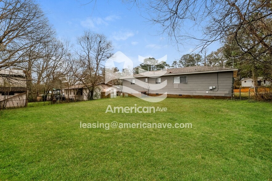 Building Photo - 1540 Maria Dr