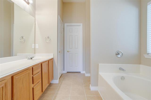 Building Photo - 9508 Fox Hill Dr