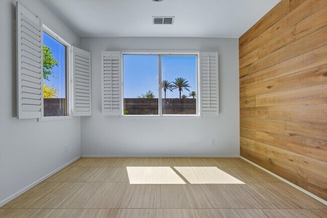 Building Photo - 9233 W Dreyfus Dr