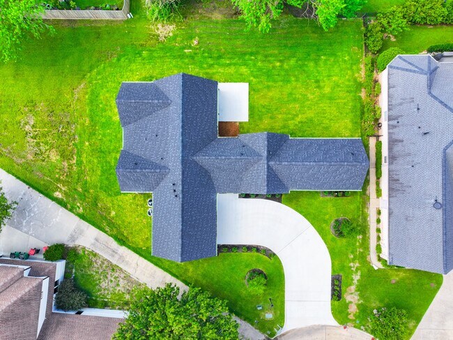 Building Photo - 32 Englewood Ct