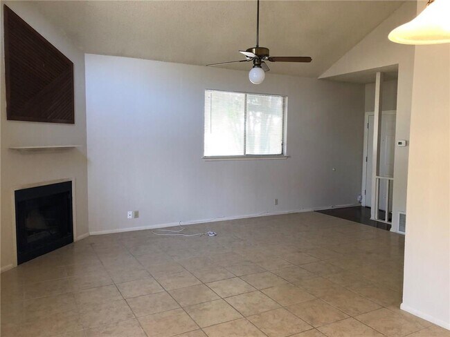 Building Photo - 7107 Silver Dale Dr