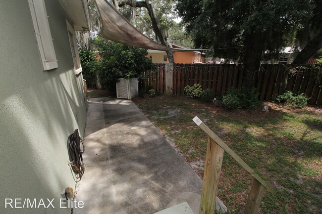 Building Photo - 3 br, 2 bath House - 2108 Oak St