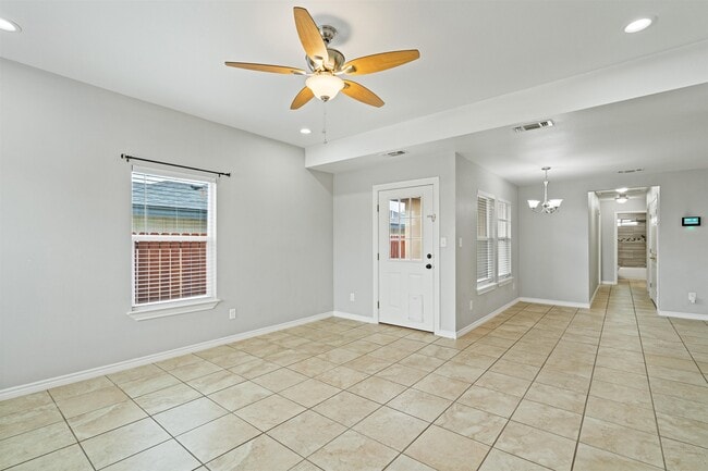 Building Photo - 1013 Tesoro Run