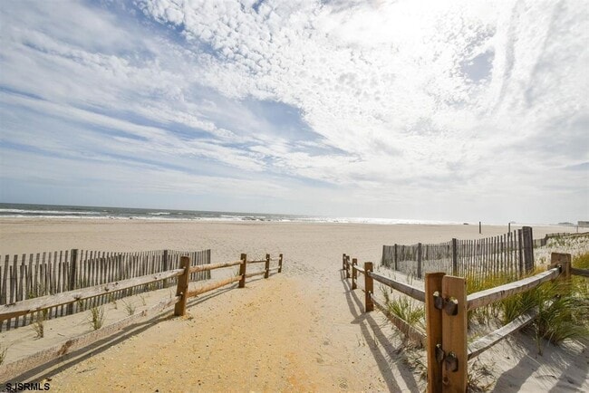 Building Photo - 105 N Richards Ave