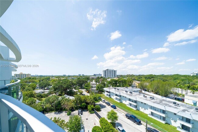 Building Photo - 13800 Highland Dr