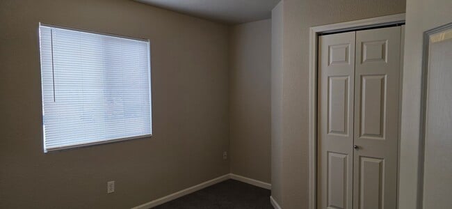 Building Photo - 200 Country West Rd