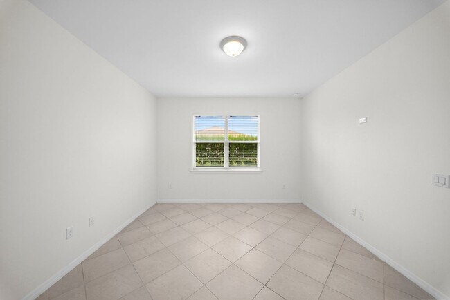 Building Photo - Georgous 3 bedrooms 2 bathroom Villa in Linsford Fort Myers