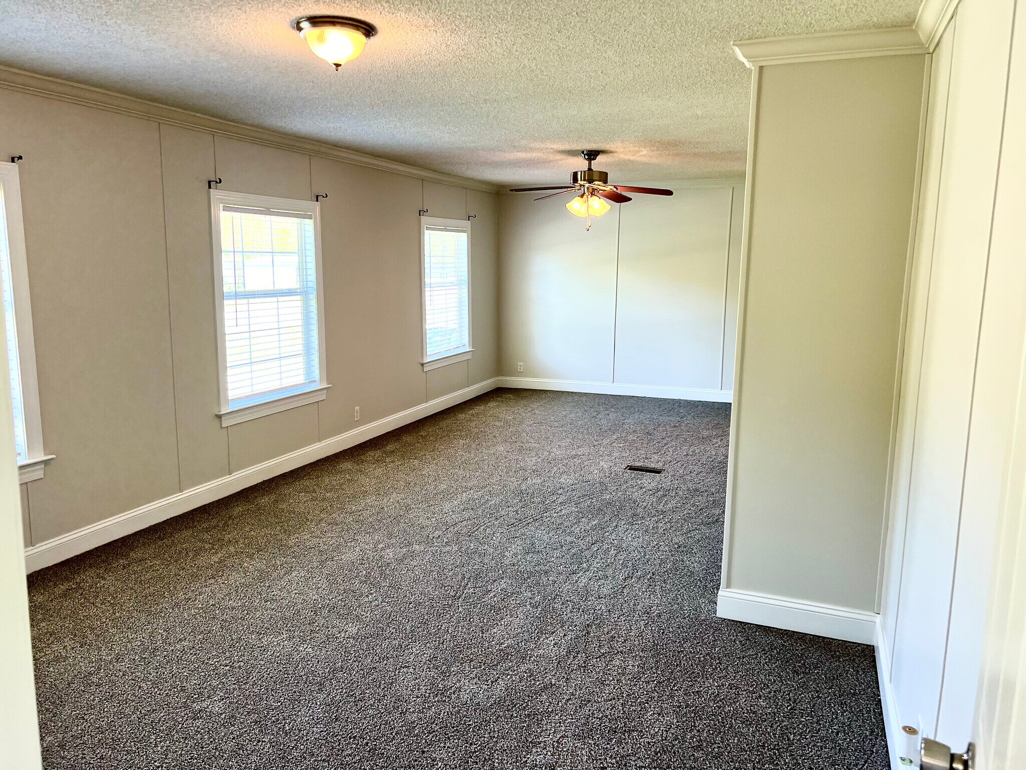 Building Photo - 2024 Rocky Creek Ln
