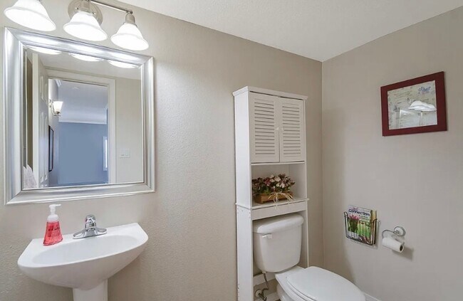 Building Photo - COMING SOON Beautiful 4BR 3 Bath home with...