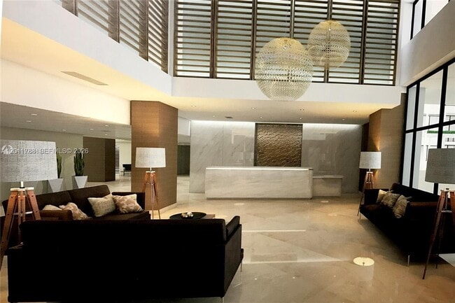 Building Photo - 540 Brickell Key Dr