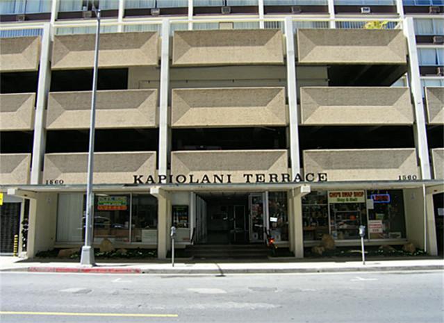 Building Photo - Kapiolani Terrace remodeled Studio.