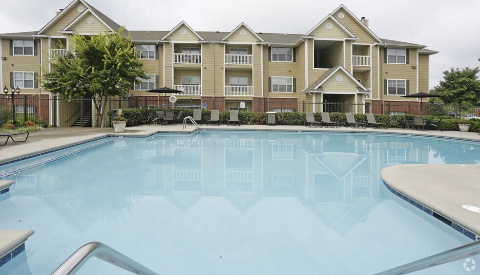Heritage Lake At Westland Knoxville Tn Apartment Finder