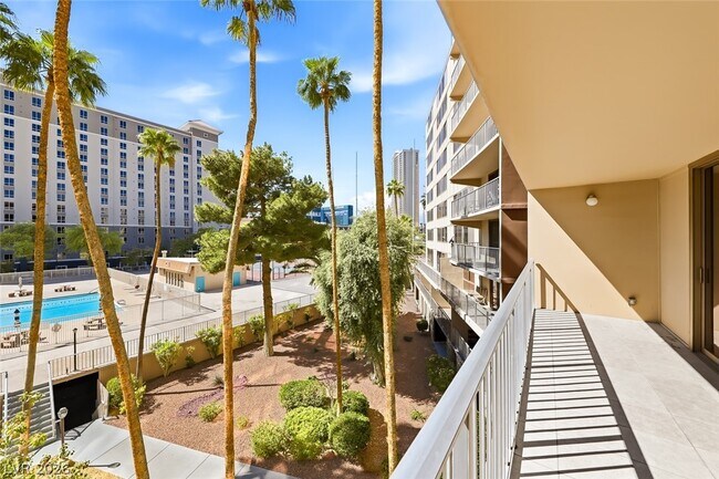 Building Photo - 205 E Harmon Ave