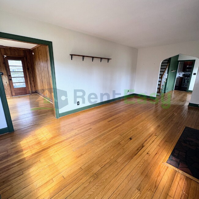 Building Photo - 8533 Circle Dr