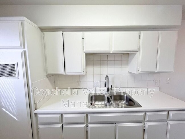 Building Photo - 13460 Quinta Way