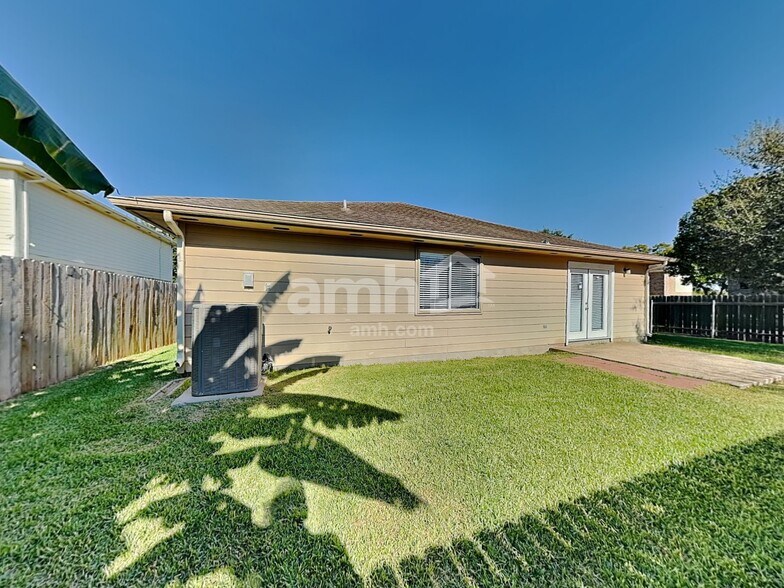 Building Photo - 5026 Chase Stone Dr