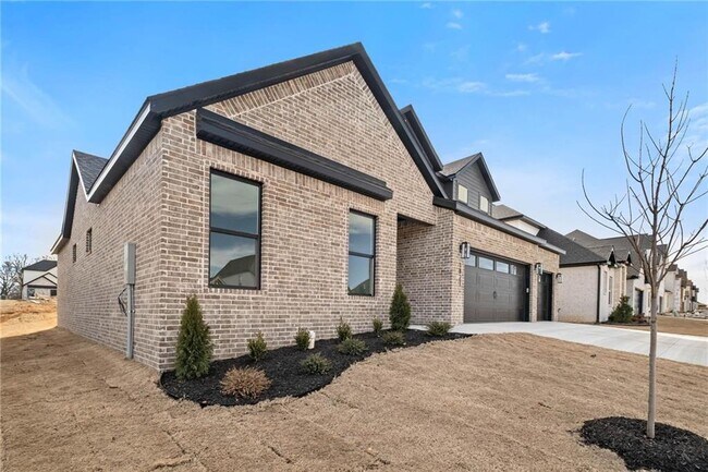 Building Photo - 1821 Lotus Rd