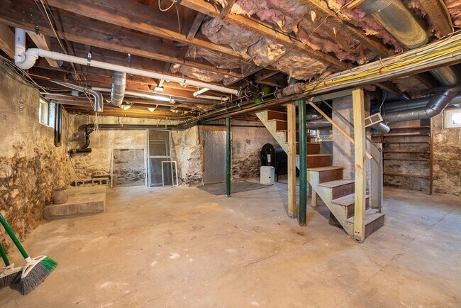 Building Photo - 8 Blackstone St