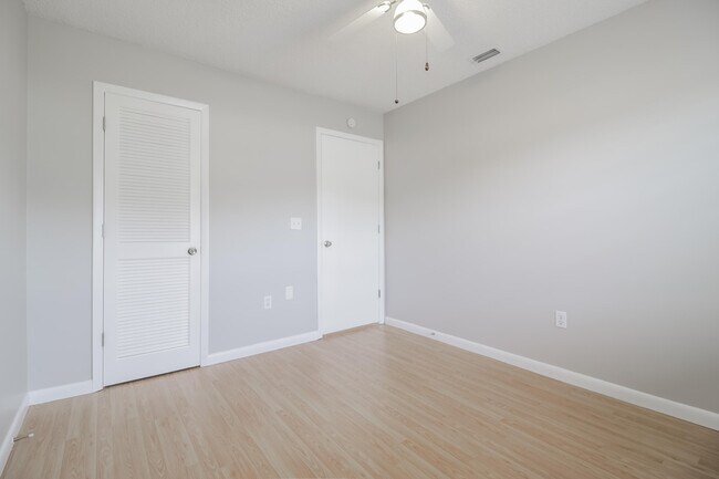 Building Photo - 5045 Mayflower St