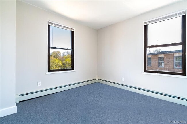 Building Photo - 120 Grand St